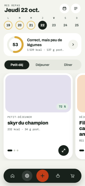 Aperçu de l'app mobile : la journée, son score, un repas par carte